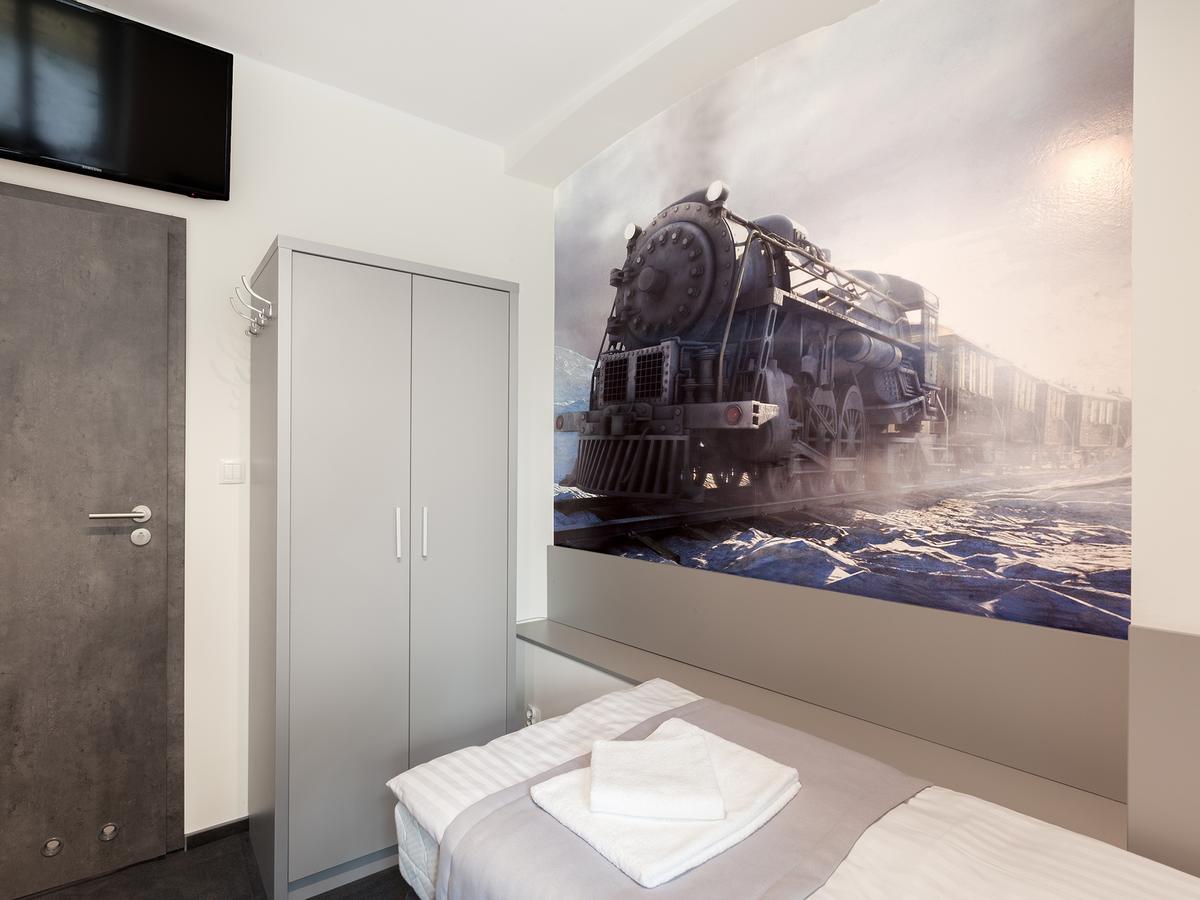 Cinema Hostel Poznań Eksteriør billede